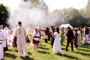 Danse rituelle en plein air